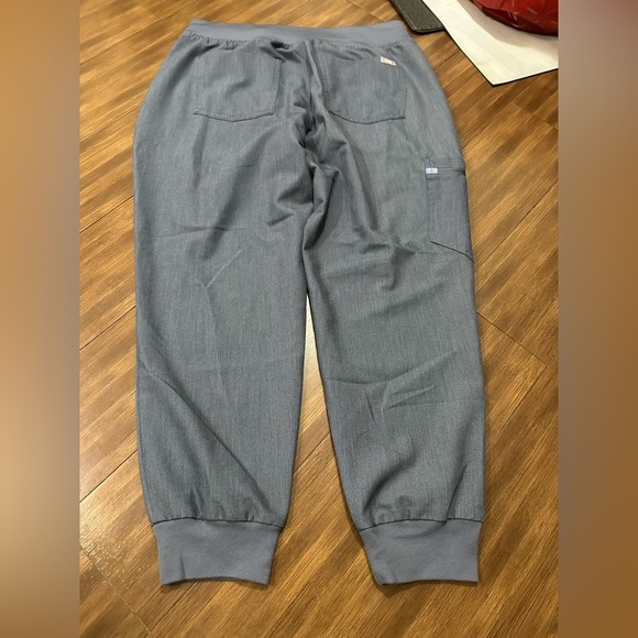 Figs Zamora Heathered Blue Denim Scrub Pants Size L/P excellent condition - Picture 4 of 7